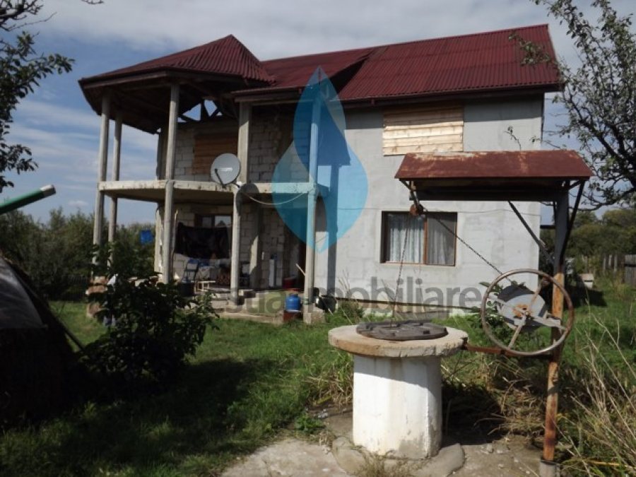 3240mp teren intravilan si casa, Barnova-Iasi.