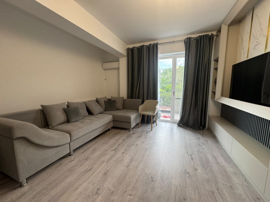 Apartament de inchiriat, o camera, semidecomandat, 43 mp, Manta Rosie