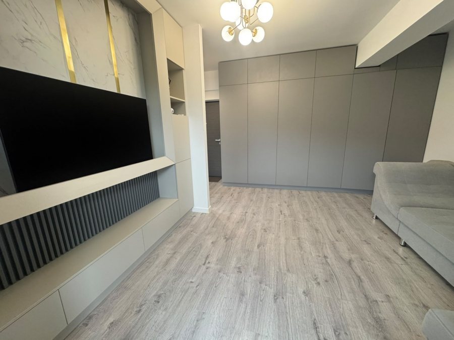 Apartament de inchiriat, o camera, semidecomandat, 43 mp, Manta Rosie