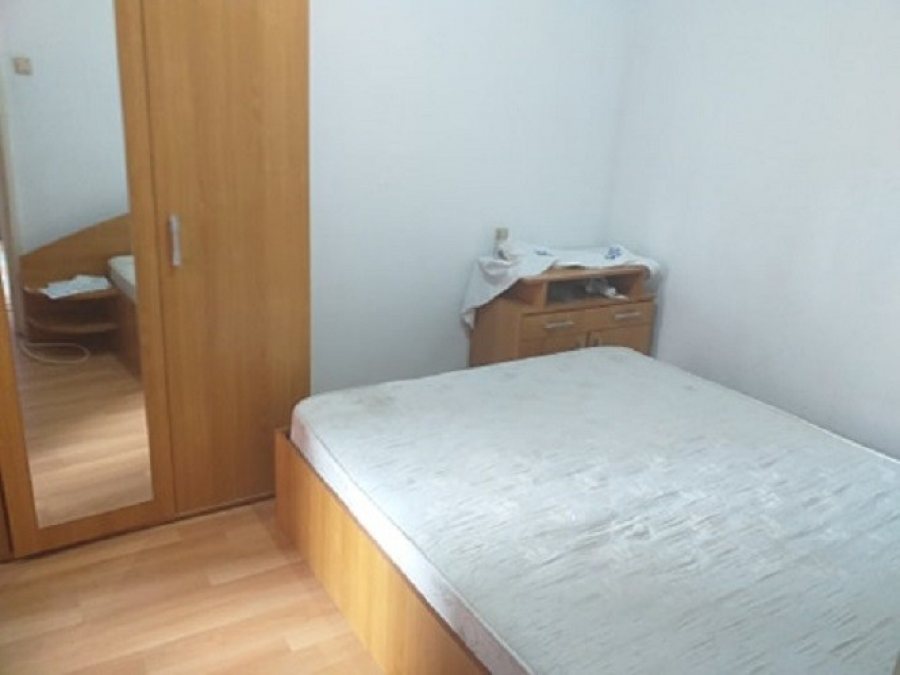 Alexandru Cel Bun Liceul Miron Costin apartament 2 camere 47 mp cu CT