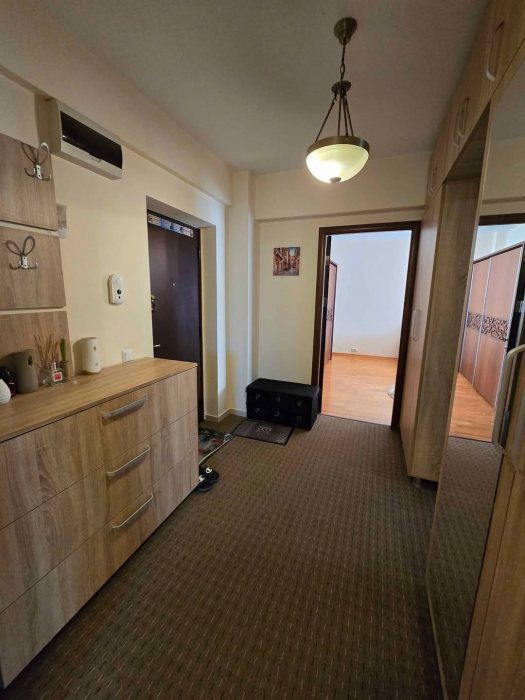 2 camere decomandat Bucium