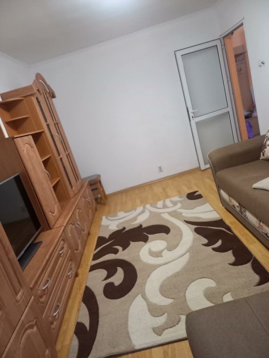 Dacia Scoala George  Cosbuc apartament 2 camere decomandat 52 mp cu CT