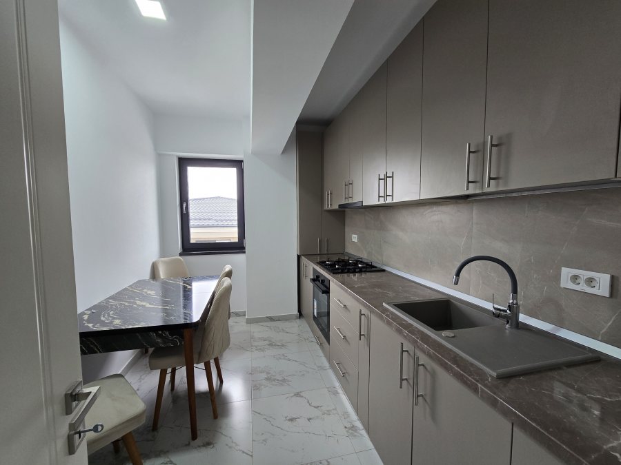 2 camere decomandat Sivco Galata