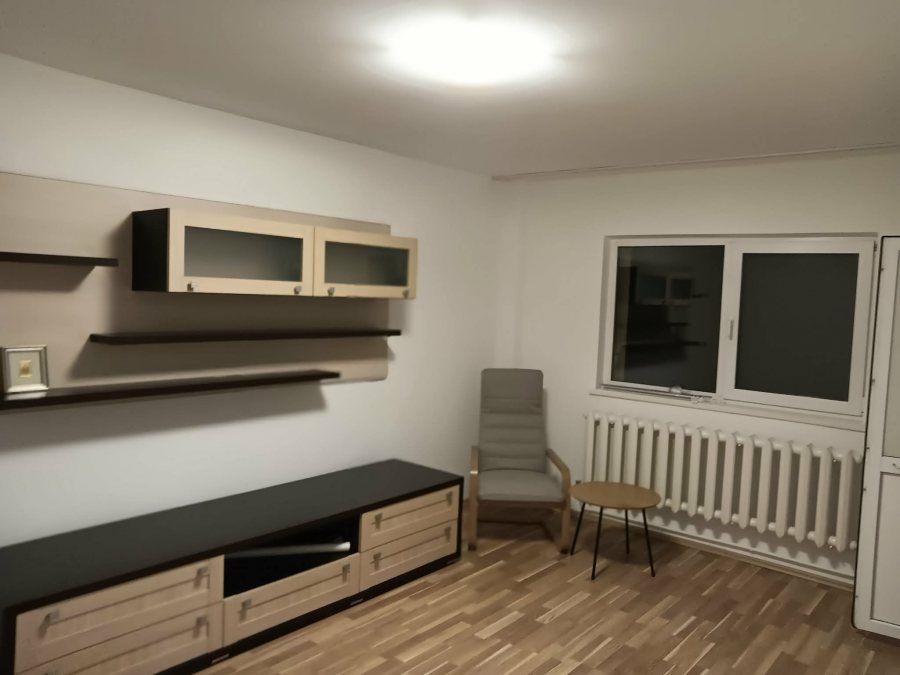 Nicolina Scoala Alecu Russo apartament 2 camere decomandat 56 mp cu CT