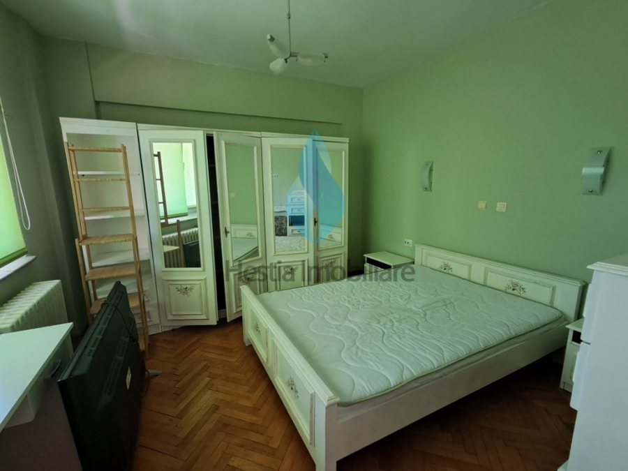Apartament cu doua camere, Podul de Fier-Tg.Cucu.