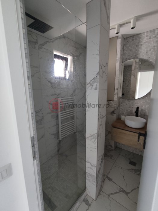 Podu Roș, apartament superb de 2 camere de închiriat 