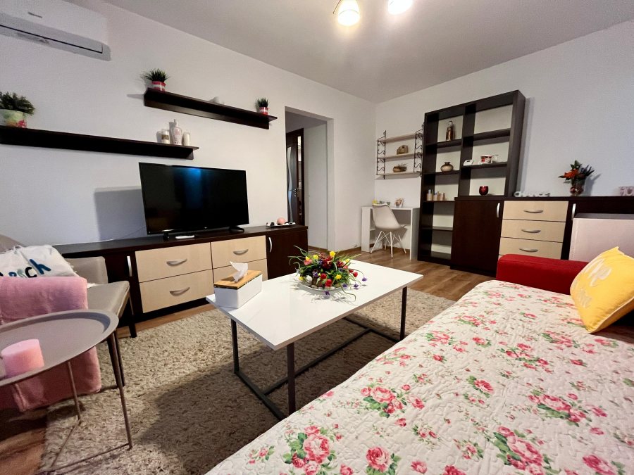 Apartament de inchiriat, 2 camere, semidecomandat, 56 mp, Podu Ros