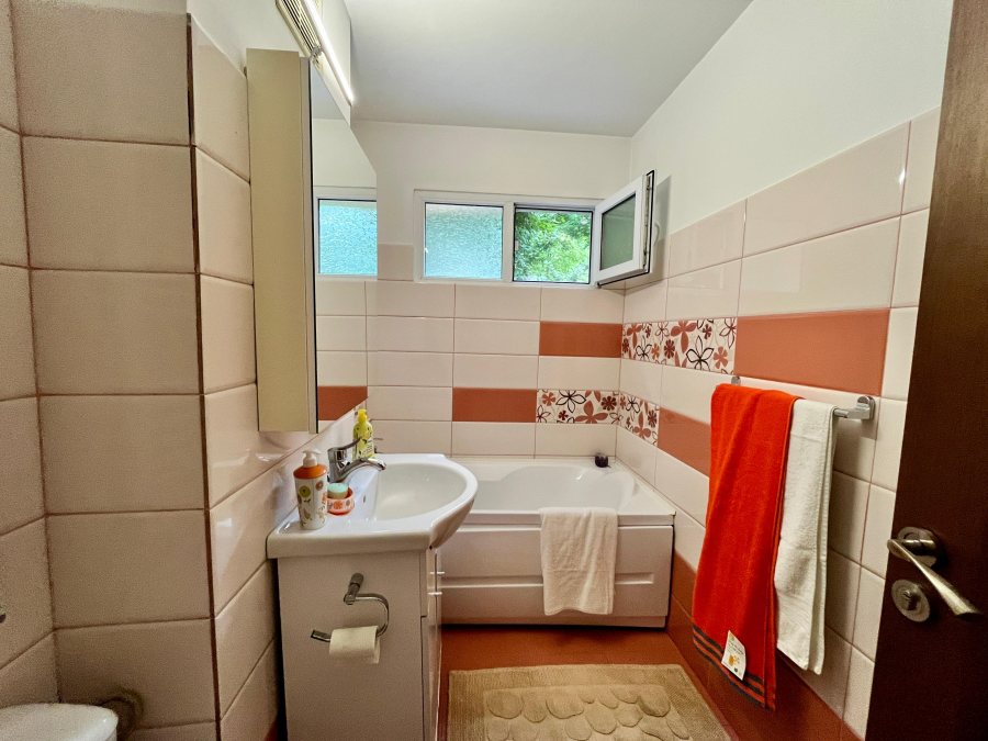 Apartament de inchiriat, 2 camere, semidecomandat, 56 mp, Podu Ros