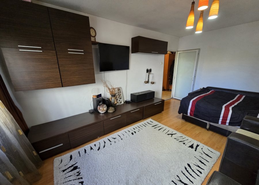 2 camere decomandat Capăt Cug