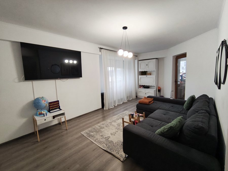 2 camere decomandat - bloc 2002