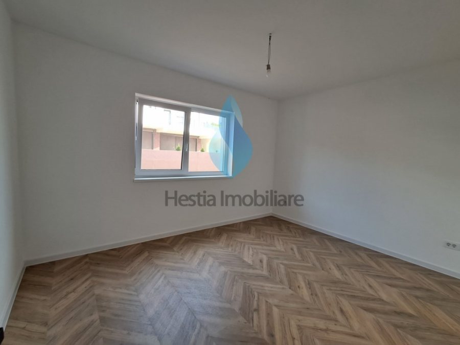 Ap.cu doua camere si mansarda de 44,4mp, bloc nou, Pacurari-Kaufland.