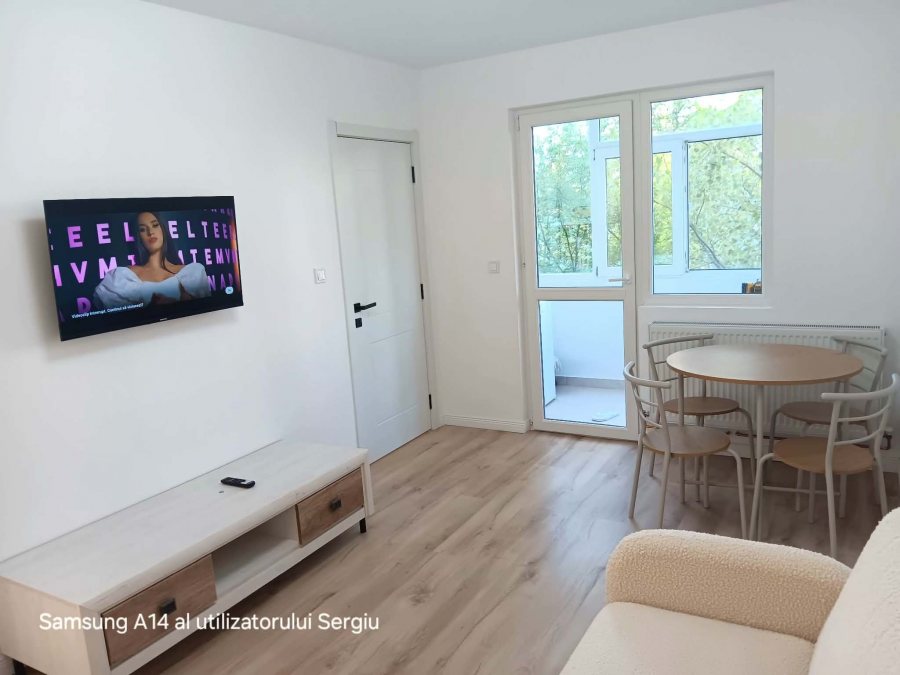 Alexandru Cel Bun Liceul Miron Costin apartament 3 camere 52 mp cu CT