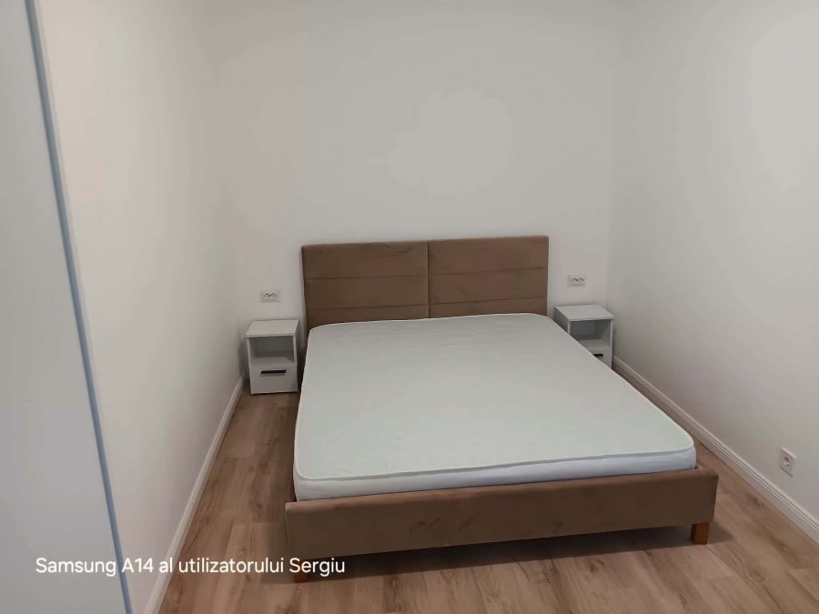Alexandru Cel Bun Liceul Miron Costin apartament 3 camere 52 mp cu CT