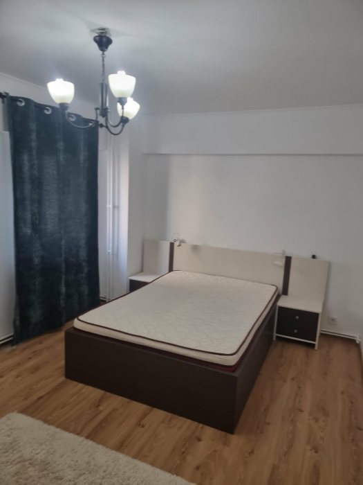 Închiriere, Centru Iasi, apartament 3 camere decomandat, renovat