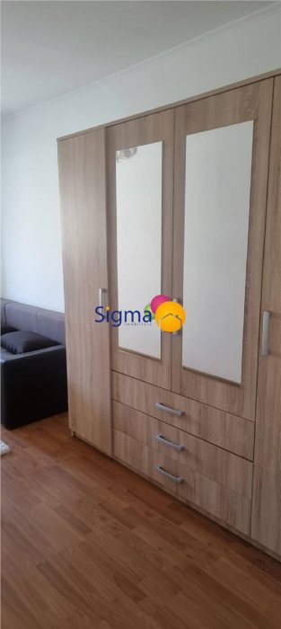 Închiriere, Centru Iasi, apartament 3 camere decomandat, renovat