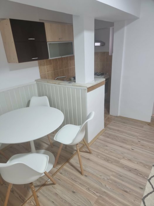 Închiriere, Centru Iasi, apartament 3 camere decomandat, renovat