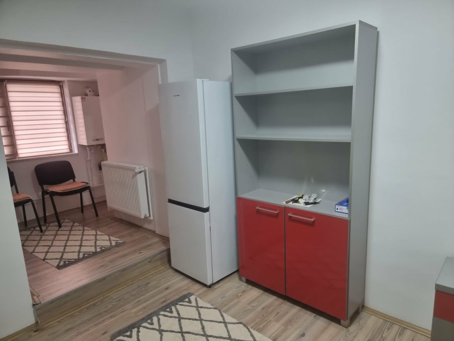 Închiriere, Centru Iasi, apartament 3 camere decomandat, renovat