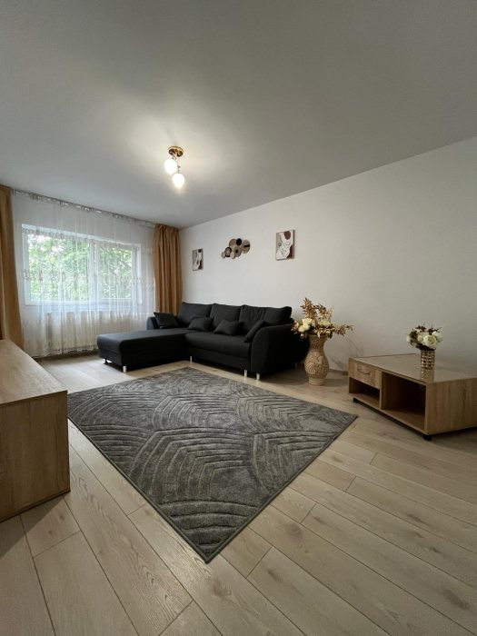 Apartament de inchiriat, 3 camere, decomandat, 80 mp, CUG