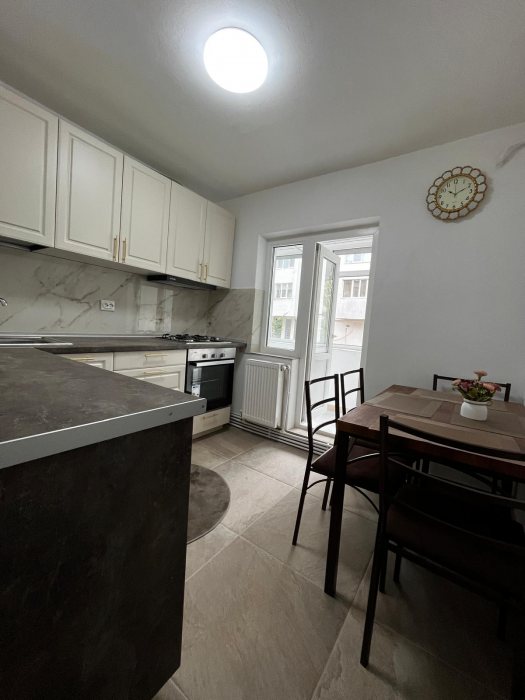Apartament de inchiriat, 3 camere, decomandat, 80 mp, CUG
