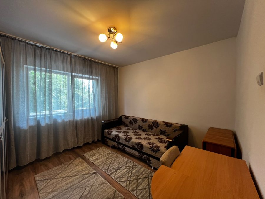 Apartament de inchiriat, 3 camere, decomandat, 75 mp, Nicolina