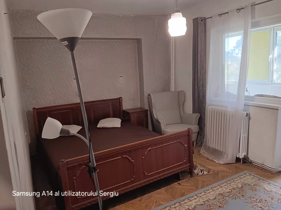 Podu Ros Palas apartament 3 camere decomandat 70 mp cu CT
