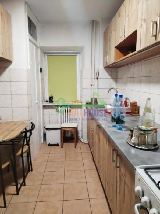 Podu Ros Palas apartament 3 camere decomandat 70 mp cu CT