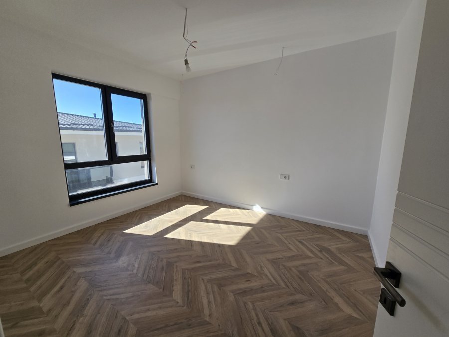 3 camere decomandat,. intabulat, Galata 
