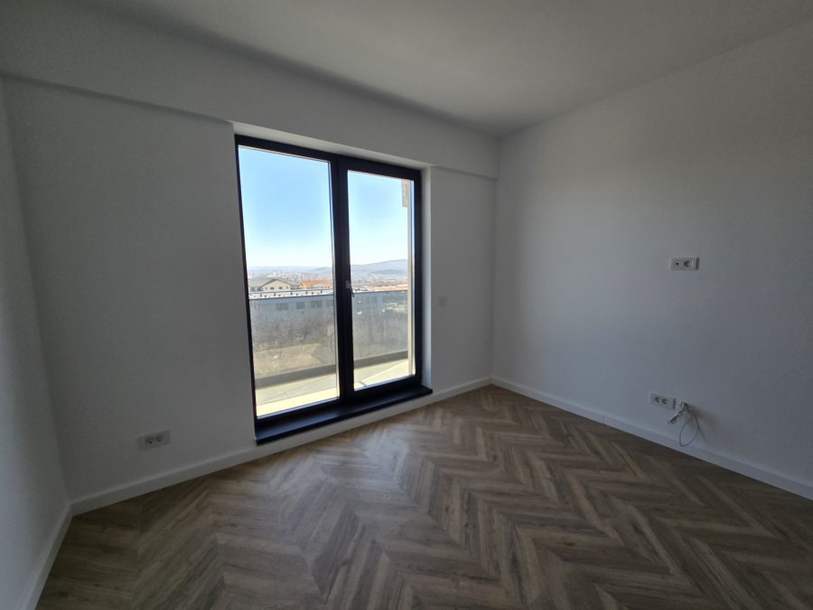 3 camere decomandat,. intabulat, Galata 