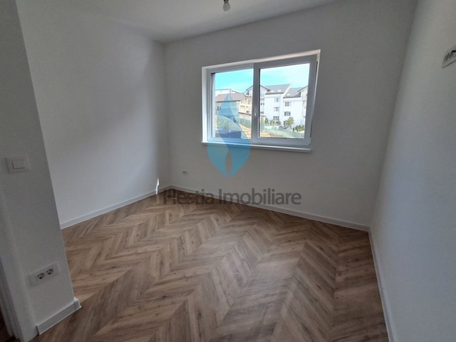 Apartament cu trei camere,zona capat Pacurari,la mica distanta de Kaufland.