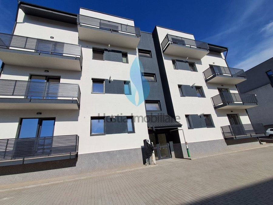 Ap.cu trei camere si mansarda 44,4mp, Pacurari-Kaufland.