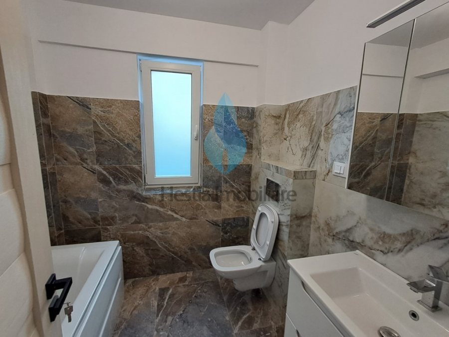 Apartament cu trei camere, 77mp, Valea Lupului.