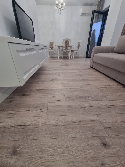 Apartament nou, 2 camere si terasa superba