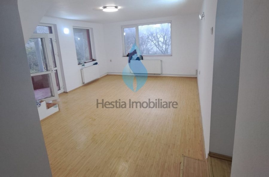 Casa cu cinci camere si 1200mp teren, Rediu-Horlesti.