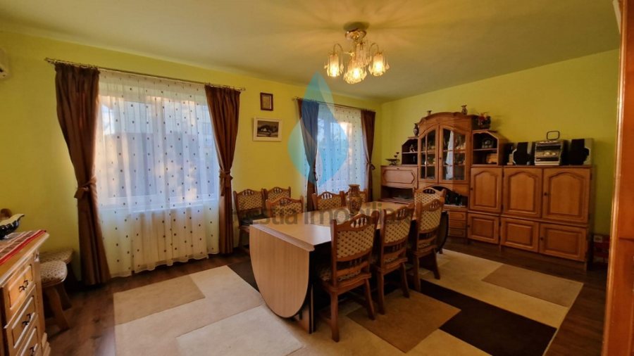 Inchiriere vila cu 1250mp teren si patru camere, Bucium-Plopii fara Sot.