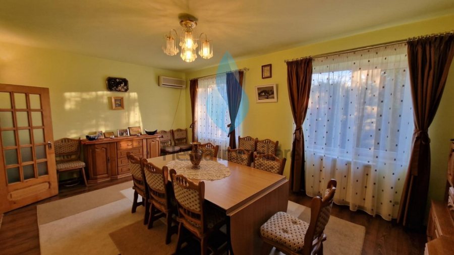 Inchiriere vila cu 1250mp teren si patru camere, Bucium-Plopii fara Sot.