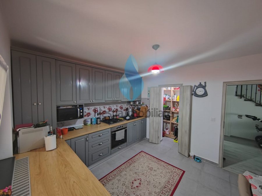 Vila P+E cu patru camere, Barnova-Iasi.
