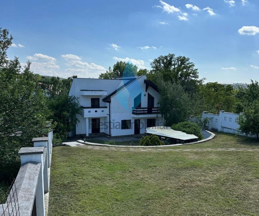 Vila eleganta cu 1000mp teren, Bucium-Iasi.