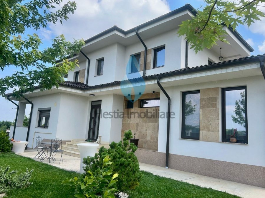Vila eleganta cu patru camere, Bucium-Iasi.