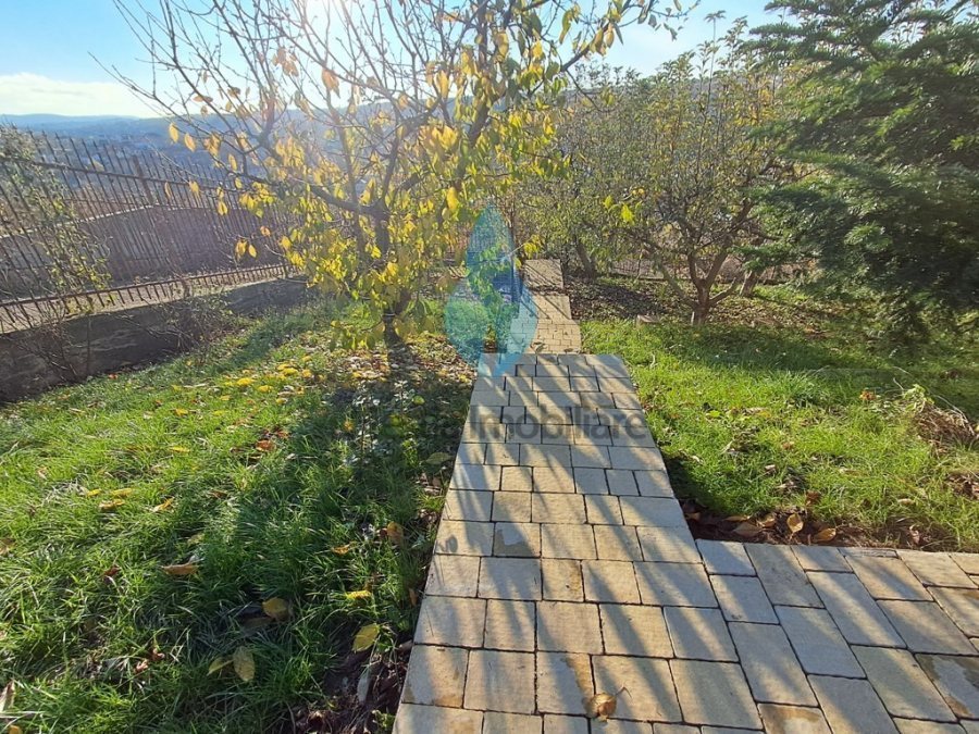 Vila eleganta P+E+M si 1000mp teren, Bucium-Iasi.