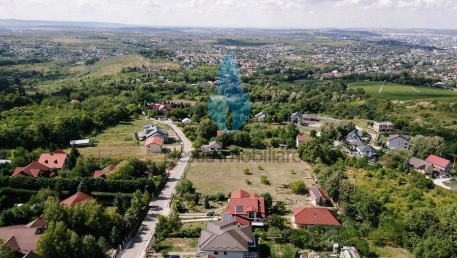Proprietate cu panorama deosebita, Bucium-Iasi.