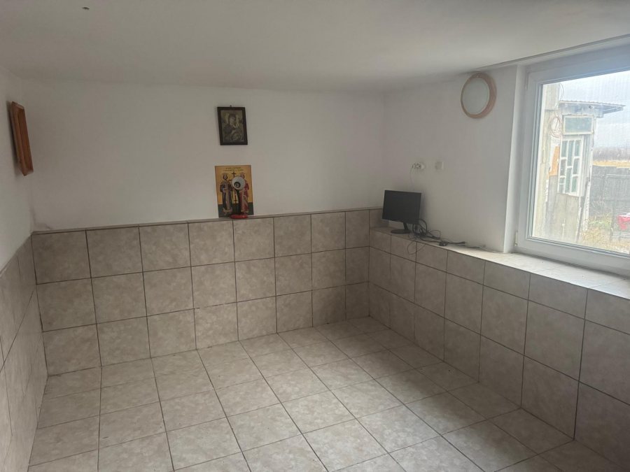 Tomesti - Osoi , vila , spatiu parter , 2400 mp teren , iaz , beci