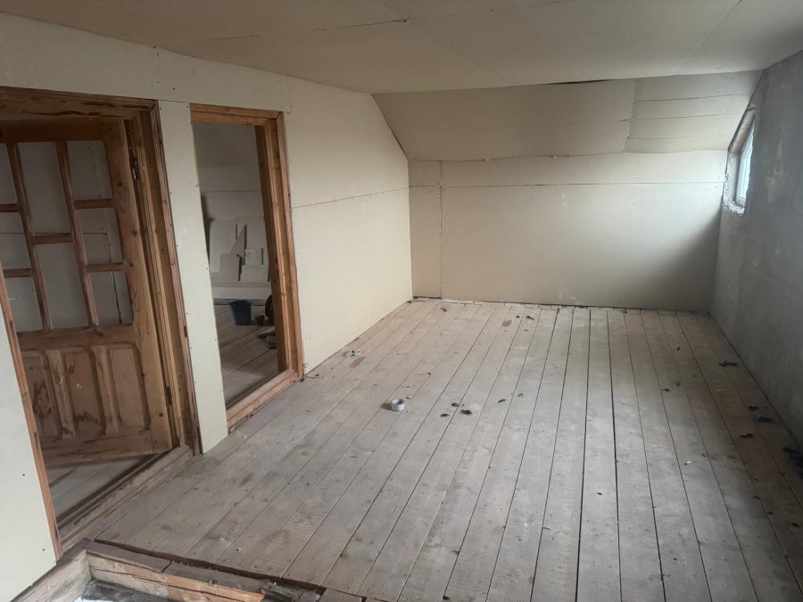 Tomesti - Osoi , vila , spatiu parter , 2400 mp teren , iaz , beci