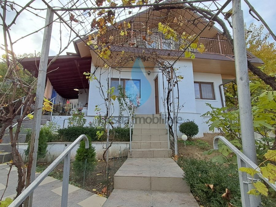 Casa individuala cu 400mp teren, Galata-Iasi.
