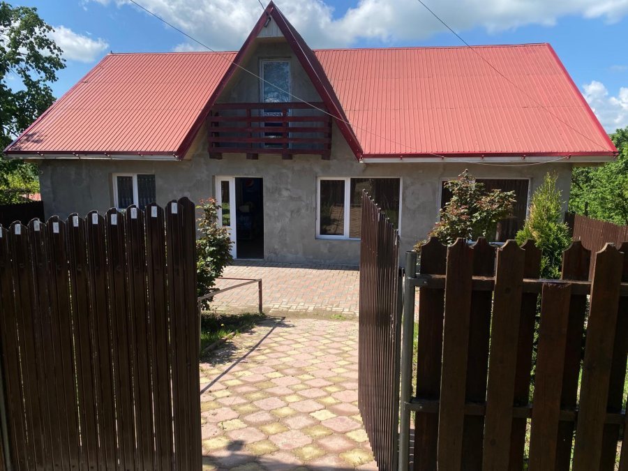 Casa noua, intr-un cadru natural deosebit la 50km de Iasi