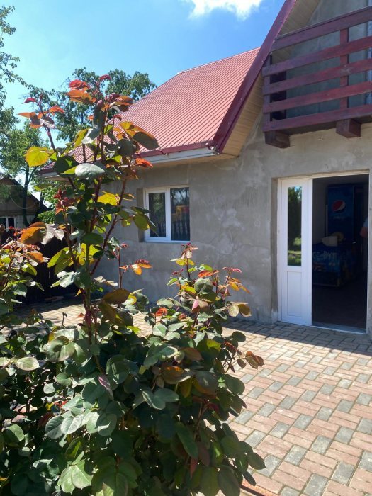 Casa noua, intr-un cadru natural deosebit la 50km de Iasi
