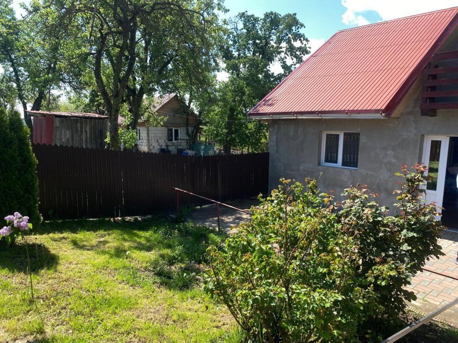 Casa noua, intr-un cadru natural deosebit la 50km de Iasi