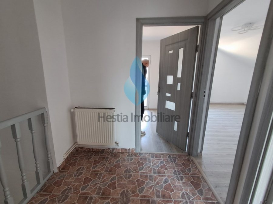 Casa cu cinci camere, beci si garaj, Lunca Cetatuii.