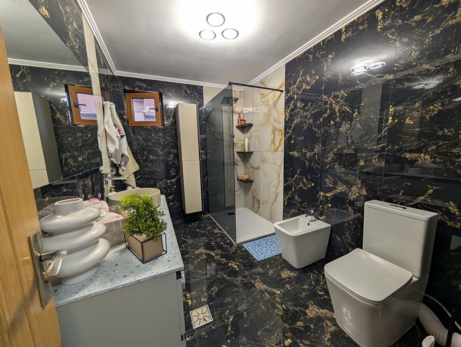 Vila individuala, mutare rapida, acte in regula, garaj, curte, pomi fructiferi, Astoria-Lunca Cetatu