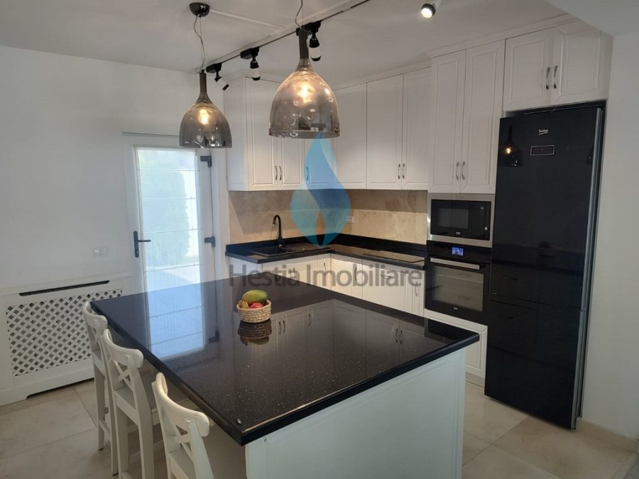 Vila tip duplex P+E,amenajari moderne, Miroslava-Iasi.