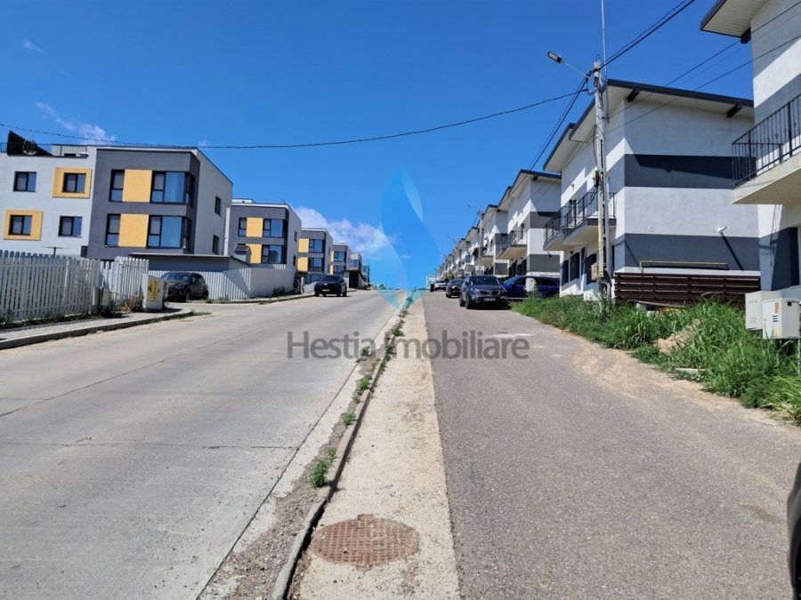 Casa tip duplex, trei camere, Sos Rediu.